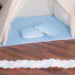 Cort de joaca pentru copii tip teepee, cu saltea si 2 perne, 120x100 cm, model albastru cu stelute