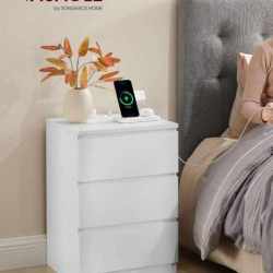 VASAGLE Set de 2 noptiere, cu sertare, 2 prize si 2 USB, 35x40x59 cm, alb