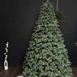 Brad artificial Christmas Deluxe by Sersimo, Canada argintiu, 3D, 210cm