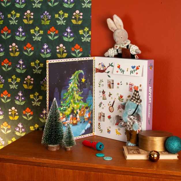calendar-de-advent-lanterna-si-23-de-discuri-cu-povesti-minouchkas100121428