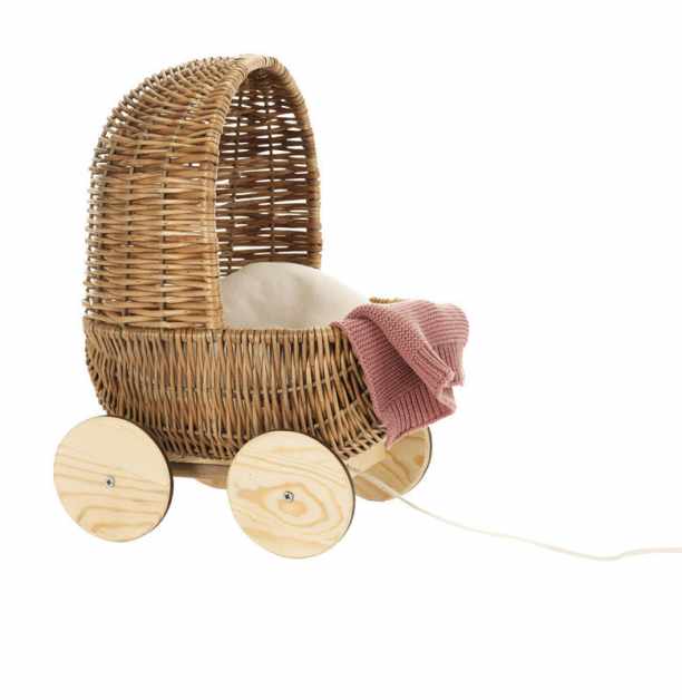 Carucior retro din rachita pentru papusi