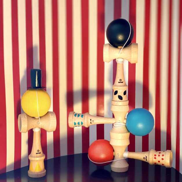 joc-de-indemanare-kendama-din-lemn-svoora100019155