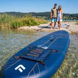 Geanta impermeabila pentru placa SUP, buzunar pentru telefon si sistem prindere cu cordon bungee, 28x30 cm, bleumarin