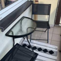 Set mobilier gradina sau balcon, masa semirotund sticla cu 2 scaune pliabile, negru