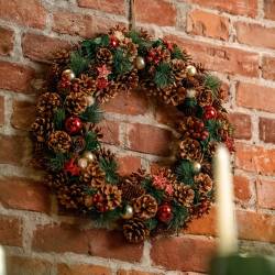 Coronita decorativa cu frunze si conuri, diametru 48 cm, multicolora