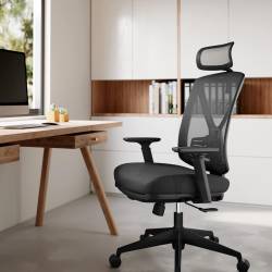SONGMICS Scaun birou ergonomic cu suport picioare extensibil, sezut gros cu spuma, spatar mesh si tetiera reglabila, 69x70x133 cm, negru